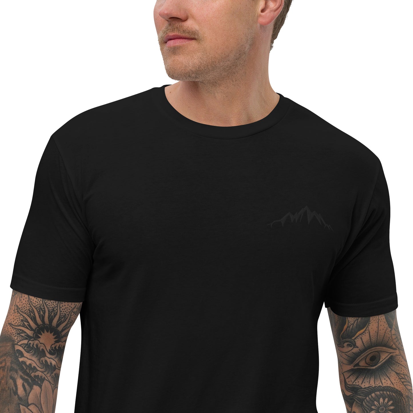 high quality luxury designer fitted t-shirt for hiking and fashion men