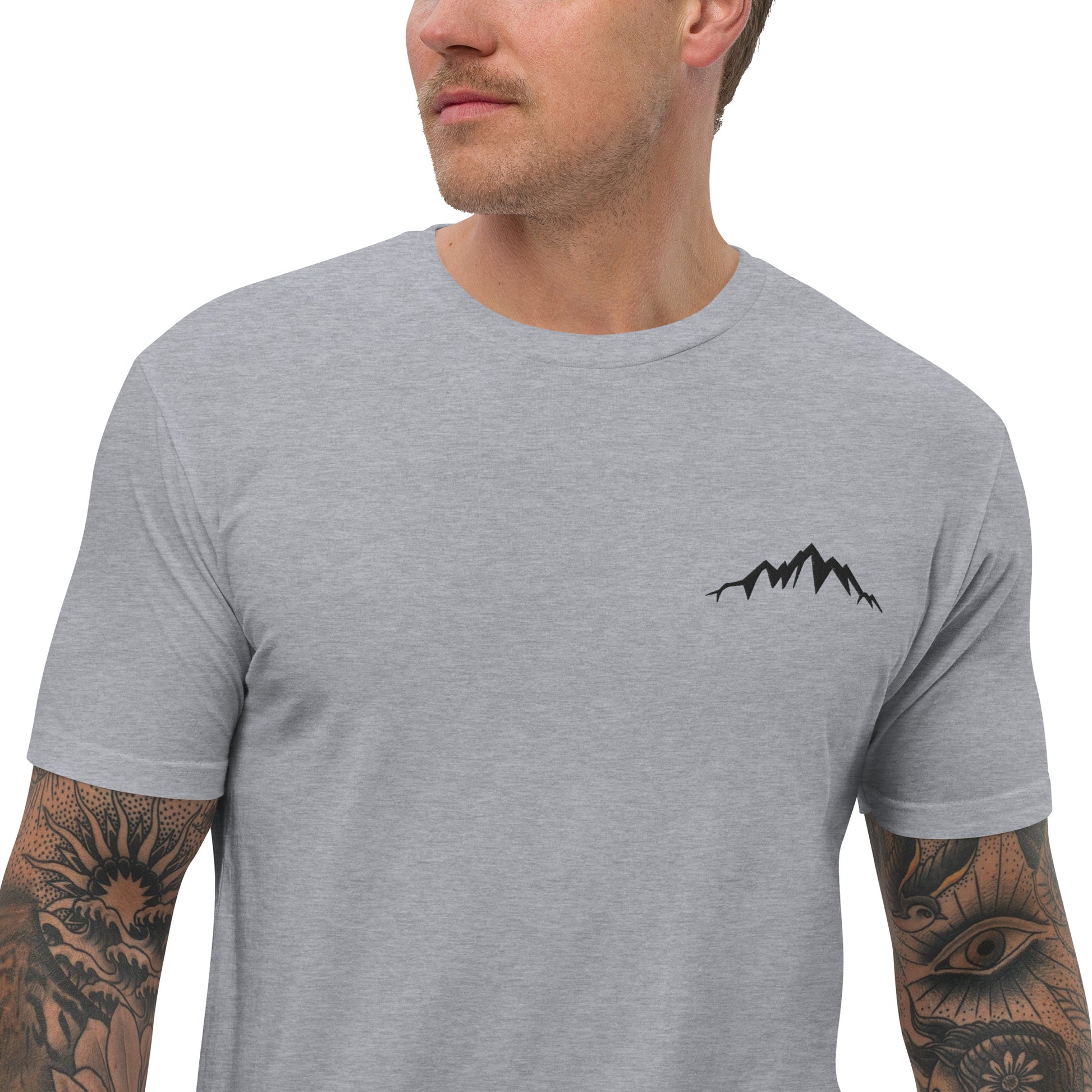 high quality luxury designer fitted t-shirt for hiking and fashion men